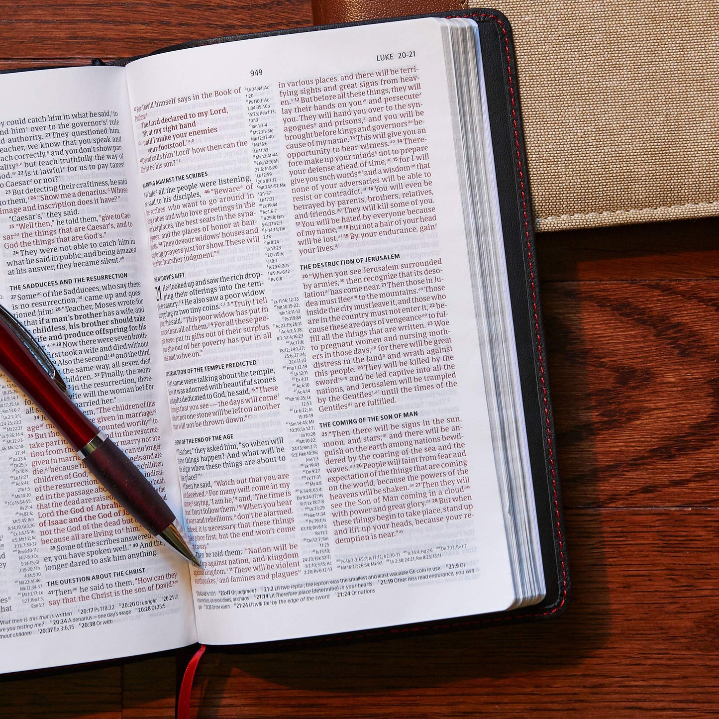 CSB Holman Bible Ultra/thin Ref Black Lthtouch