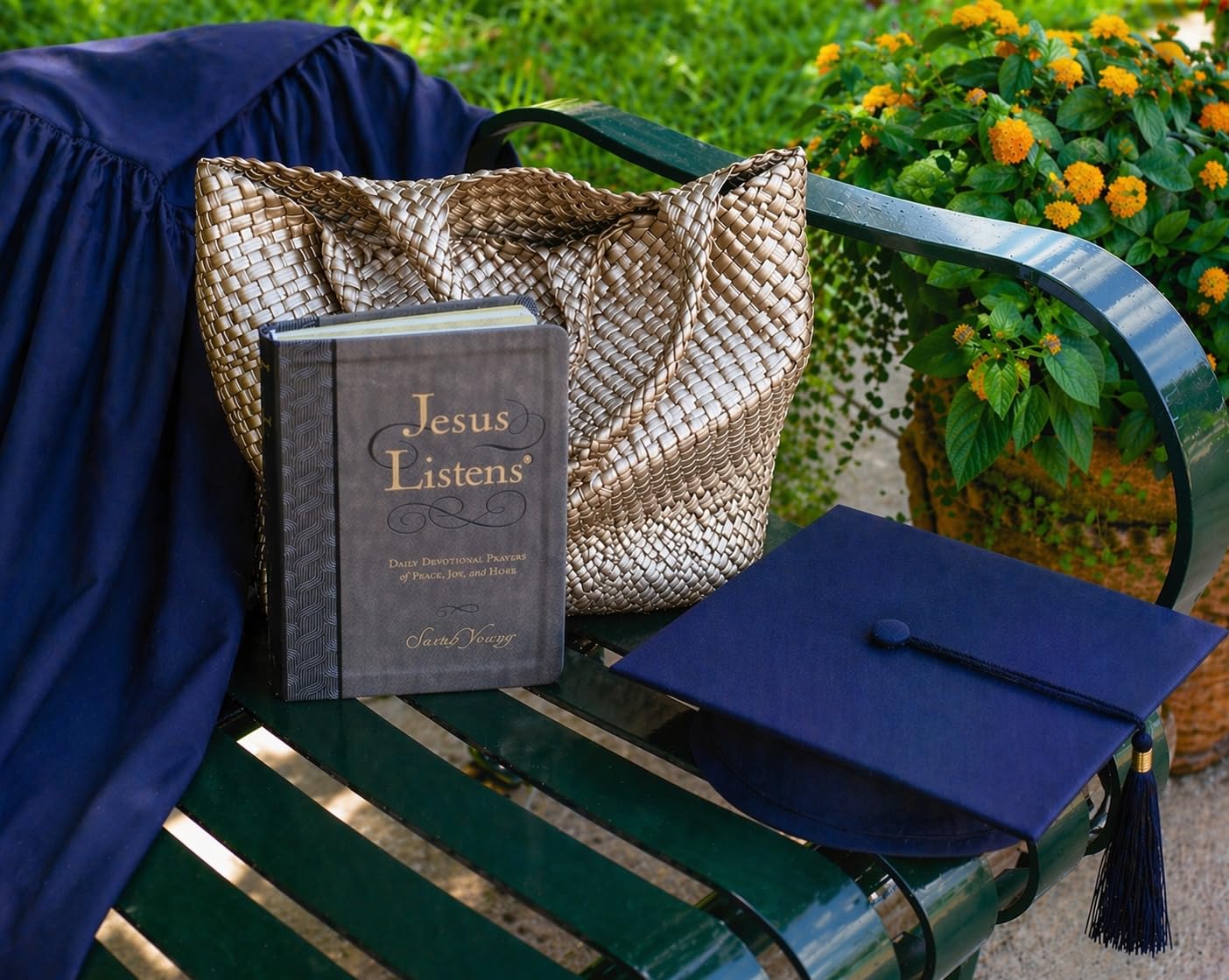 Jesus Listens - Daily Devotional Prayers of Peace, Joy and Hope by Sarah Young