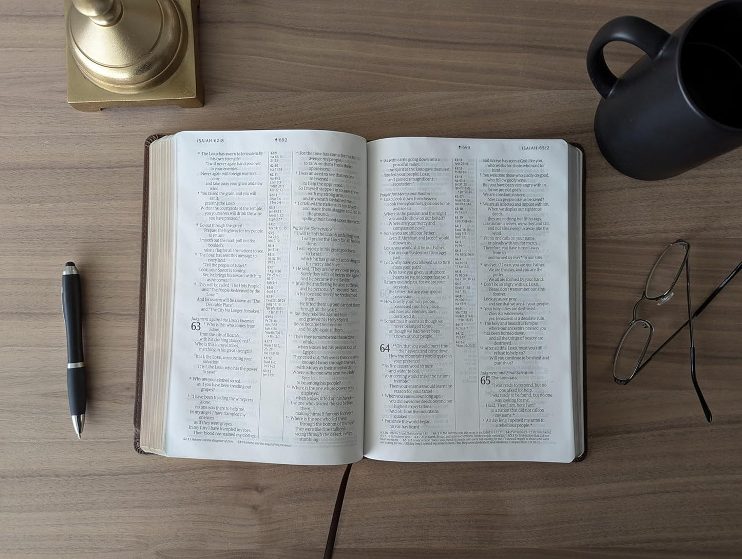 NLT Large Print Thinline Center-Column Reference Bible, Filament Enabled (Leathe