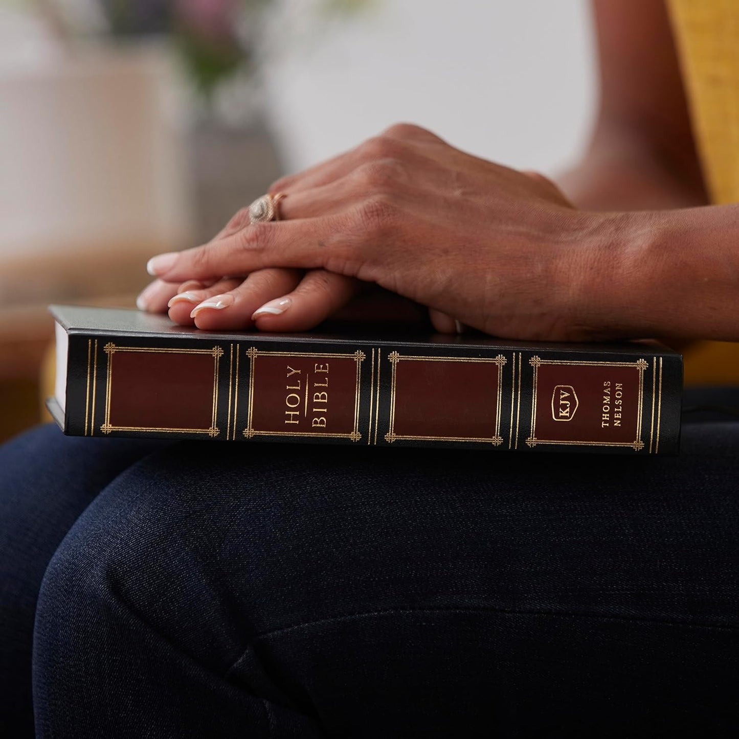 KJV Holy Bible: Compact Bible - HB