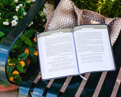 Jesus Listens - Daily Devotional Prayers of Peace, Joy and Hope by Sarah Young