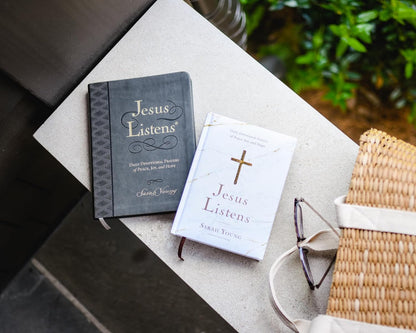 Jesus Listens - Daily Devotional Prayers of Peace, Joy and Hope by Sarah Young