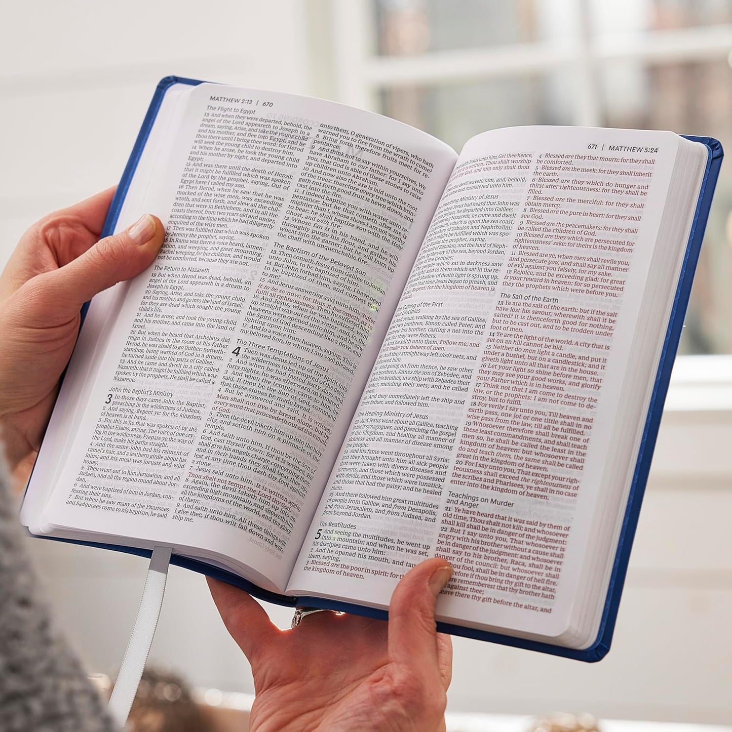 KJV Holy Bible Value Ultra Thinline Blue I/L