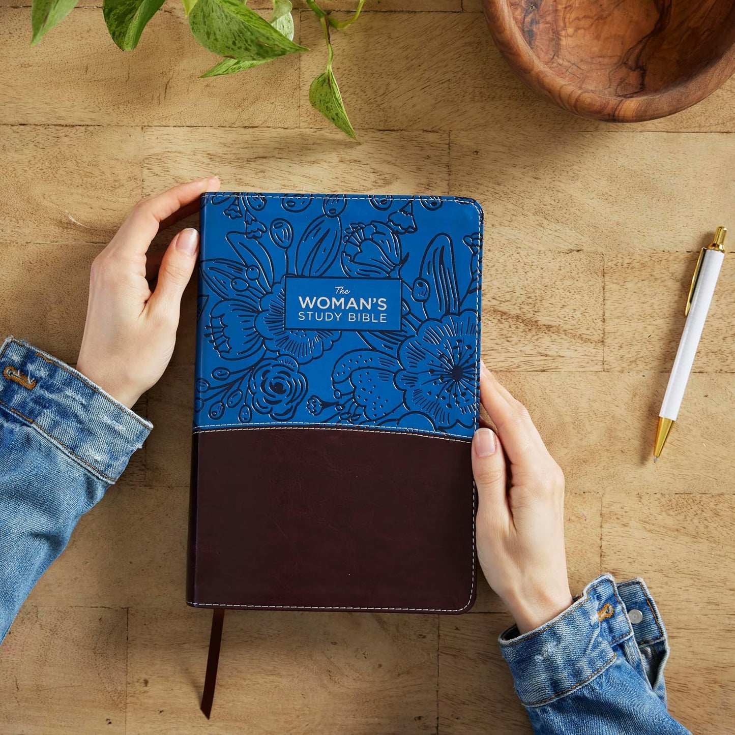 NIV Woman's Study Bible Blue/Brown I/L Full-Colour L/P