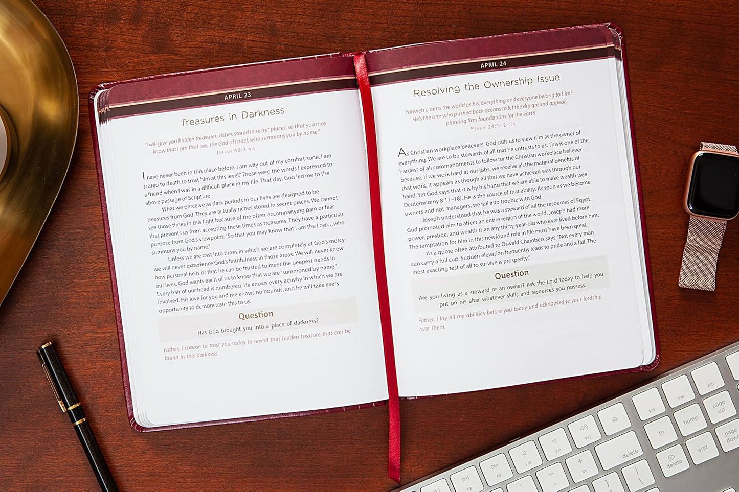 TGIF for Women - 365 Daily Devotions for Workplace