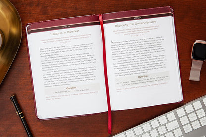 TGIF for Women - 365 Daily Devotions for Workplace