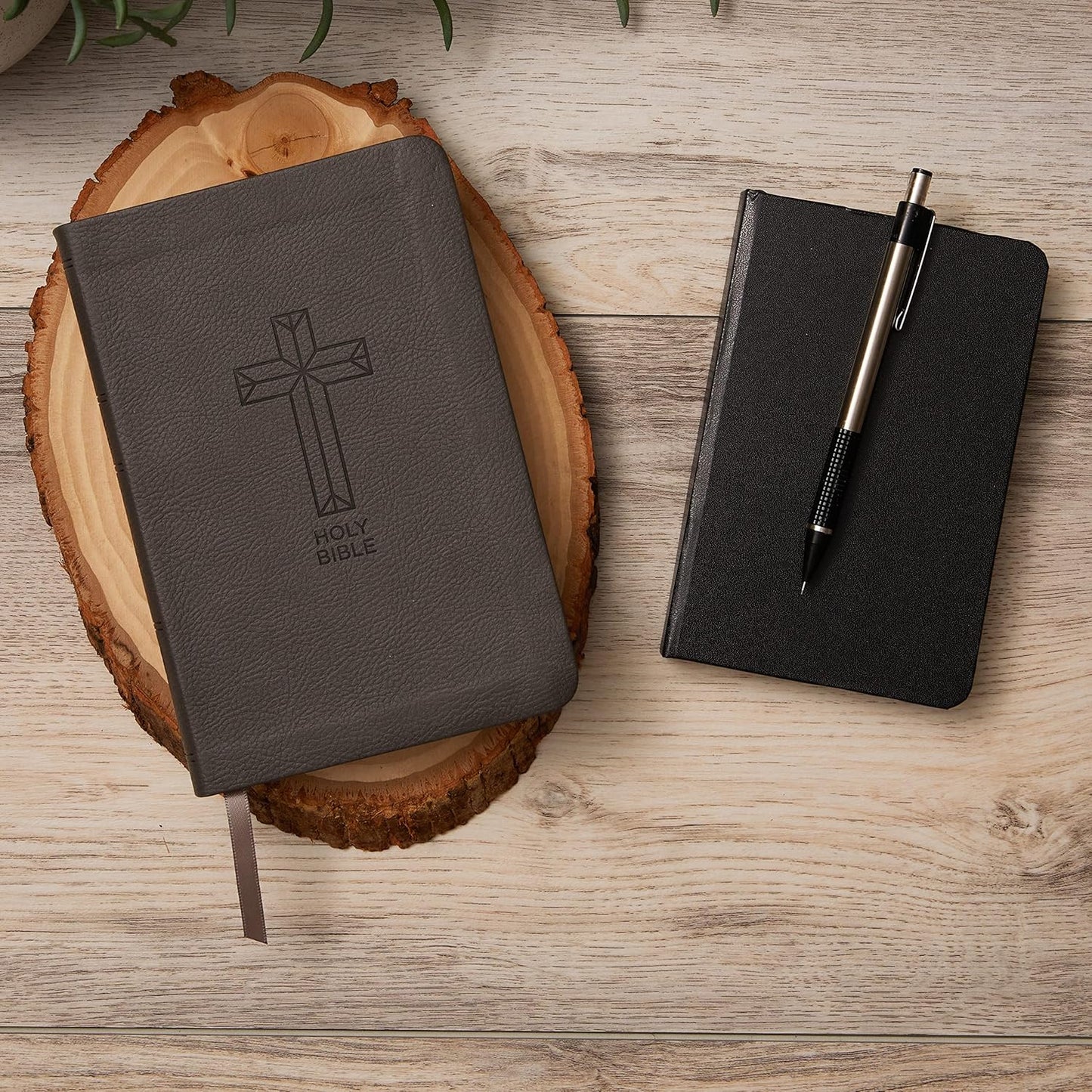 NKJV  Bible Compact Value Thinline Charcoal Im/Lth