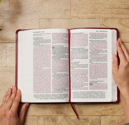 NKJV Reference Bible Giant Print Personal Size Burgundy Leathersoft